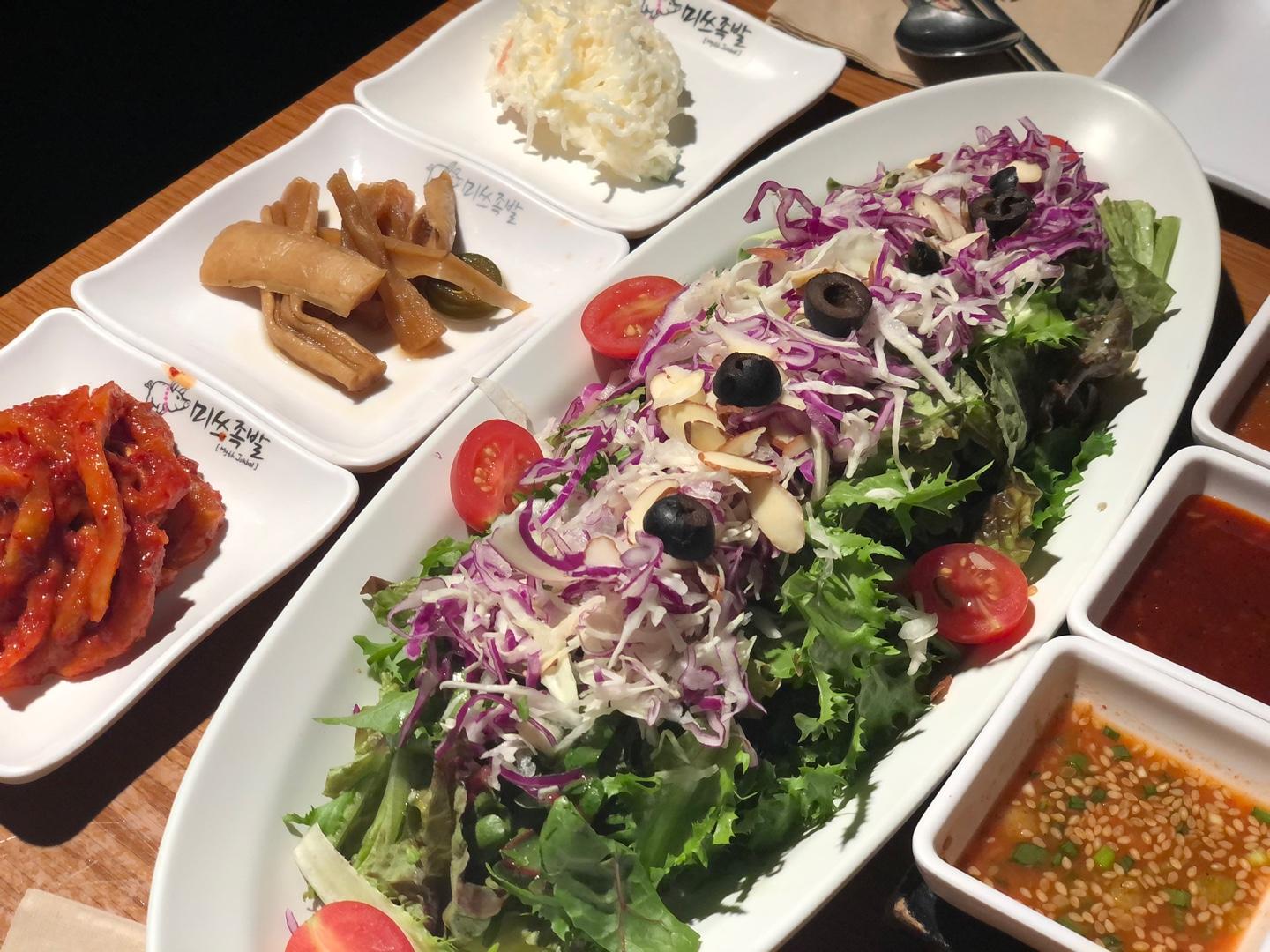 korea, seoul, hongdae, pork trotters, jokbal, korean food, review